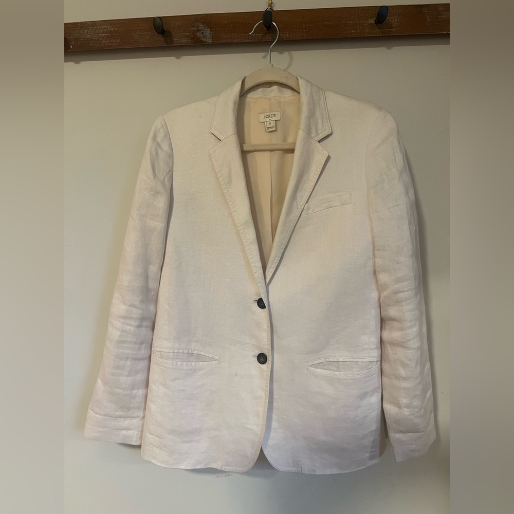 J.Crew Women’s stretch Linen Blazer. Lined with pockets. Soft and comfortable - Picture 2 of 3